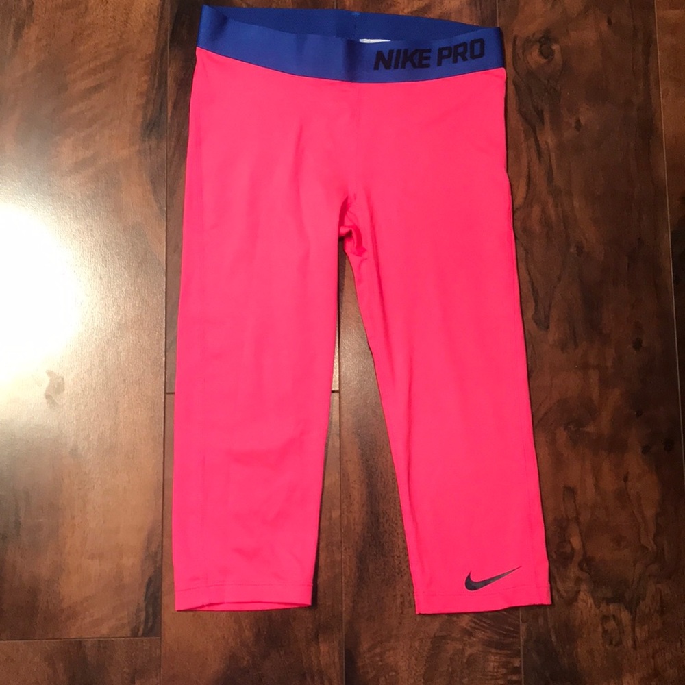 pink kids nike cropped leggings